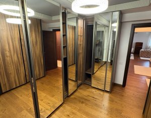 Appartement 4 chambres à vendre dans Cluj-napoca, zone Buna Ziua