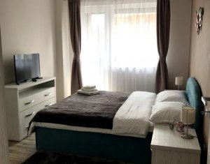 Apartament 3 camere, bloc nou, parcare, zona Platinia