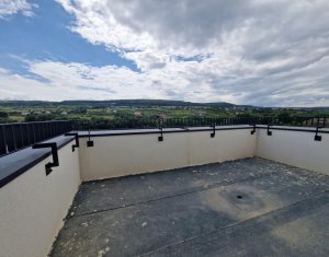 House 5 rooms for sale in Chinteni