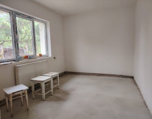  Teren 625 mp + Casă Renovată. Posibilitate Extindere sau Construcție Nouă