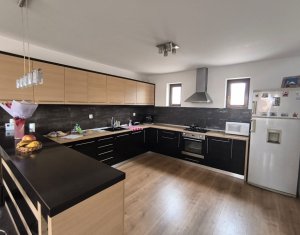 Casa individuala 5 camere, Floresti, strada linistita