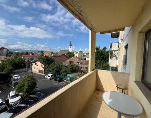 Appartement 3 chambres à louer dans Cluj-napoca, zone Intre Lacuri