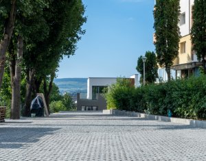 Imobil polivalent 630mp, curte proprie si 25 parcari, zona UMF - Marinescu