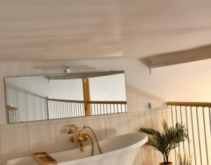 Apartament tip studio etajat, ultracentral, mobilat si utilat !