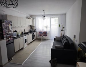 Lakás 2 szobák eladó on Floresti