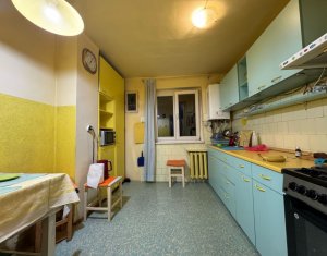 Appartement 4 chambres à vendre dans Cluj-napoca, zone Manastur