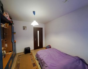 Apartament cu 3 camere, pod, parcare inclusa, Floresti