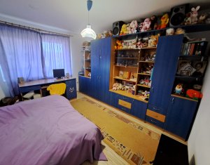 Apartament cu 3 camere, pod, parcare inclusa, Floresti