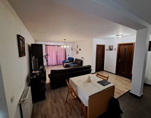 Apartament cu 3 camere, pod, parcare inclusa, Floresti