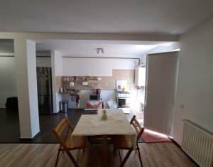 Apartament cu 3 camere, pod, parcare inclusa, Floresti