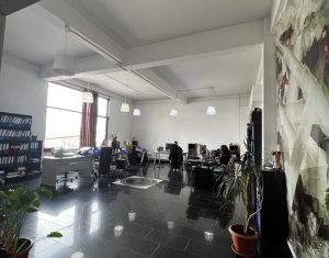 Spatiu mixt 215mp P+E showroom si birouri, str Campina zona Hornbach