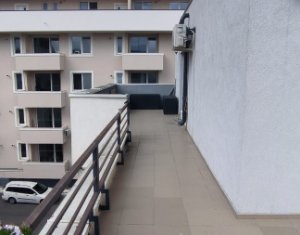 Lakás 3 szobák eladó on Floresti