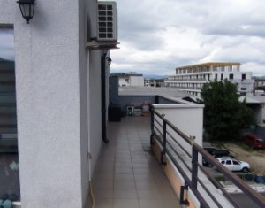 Lakás 3 szobák eladó on Floresti