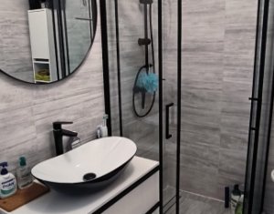 Lakás 3 szobák eladó on Floresti