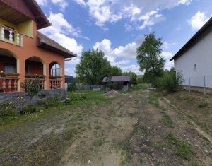 Casă cu teren generos de 3000 mp, Apahida