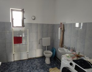 Casă cu teren generos de 3000 mp, Apahida