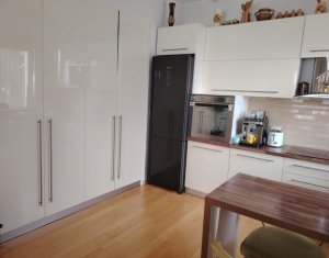 Casa cu teren generos, terasa, parcare si gradina - cartier Iris