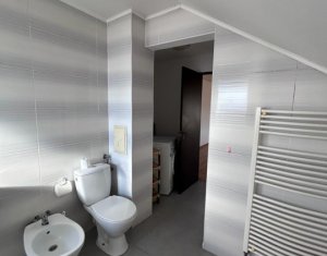 Apartament cu 3 camere, zona Eroilor Floresti