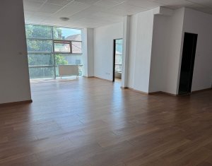 , 75m2 dans Cluj-napoca, zone Bulgaria