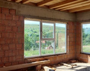 Casa individuala ,4 camere, curte, priveliste, Suceagu