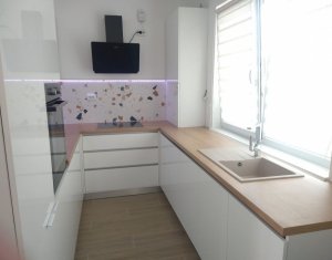 Maison 5 chambres à louer dans Floresti