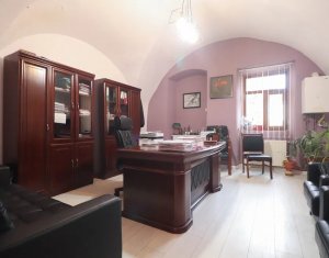 Spatiu birou Centru,  2 incaperi si baie