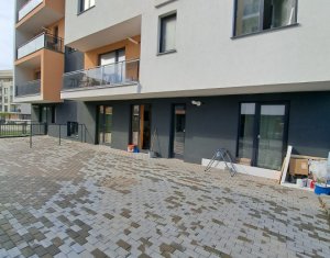 Oportunitate!!! Apartament cu 3 camere, parcare si terasa proprie, Floresti