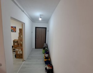 Oportunitate!!! Apartament cu 3 camere, parcare si terasa proprie, Floresti