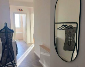 Apartament 3 camere, zona Europa,balcon, parcare, curte comuna, etaj intermediar