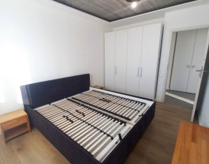 Apartament 3 camere, zona Europa,balcon, parcare, curte comuna, etaj intermediar
