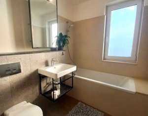 Apartament 3 camere, zona Europa,balcon, parcare, curte comuna, etaj intermediar