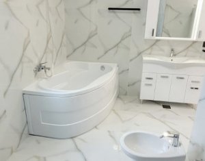 Prima inchiriere - Apartament lux in vila, curte, 2 locuri de parcare 