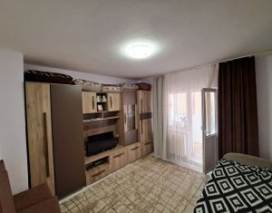 Lakás 3 szobák eladó on Floresti