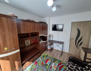 Lakás 3 szobák eladó on Floresti