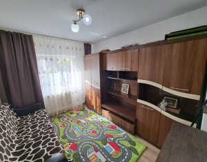 Lakás 3 szobák eladó on Floresti