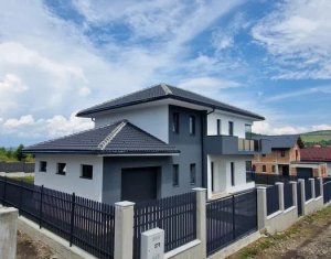 House 4 rooms for sale in Chinteni