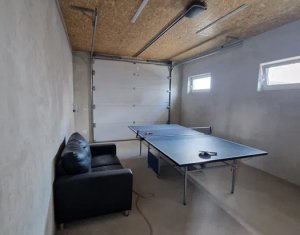 House 4 rooms for sale in Chinteni