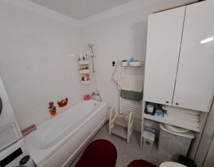 Lakás 3 szobák eladó on Floresti