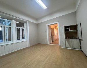 Birou 62mp, 2 incaperi , centru - in statia bus regionala CFR 