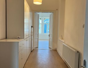 Birou 62mp, 2 incaperi , centru - in statia bus regionala CFR 