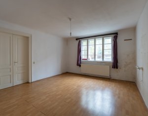 Casă de vânzare în Andrei Mureșanu – zona exclusivista!