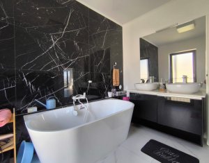 Vila panoramica, deosebita, cartier Voronet, 222 mp utili, 512 m.p. teren