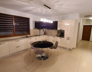 Apartament 3 camere, 100 mp, terasa 60 mp, American Village