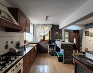 Casa individuala, 4 camere, 300 mp utili, 700mp teren, Borhanci
