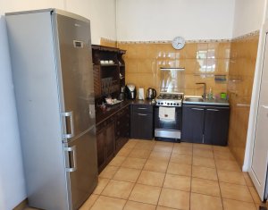 Apartment 3 rooms for rent in Cluj-napoca, zone Centru