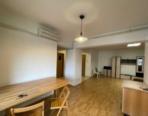 Appartement 3 chambres à louer dans Cluj-napoca, zone Centru