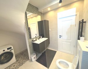 House 4 rooms for sale in Floresti