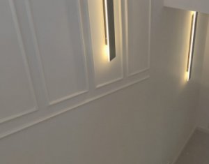 House 4 rooms for sale in Floresti