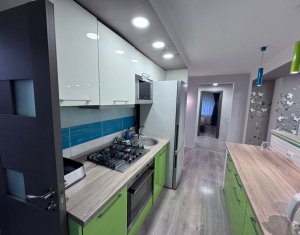 Appartement 4 chambres à vendre dans Cluj-napoca, zone Manastur