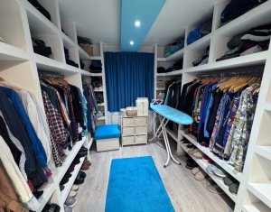 Appartement 4 chambres à vendre dans Cluj-napoca, zone Manastur